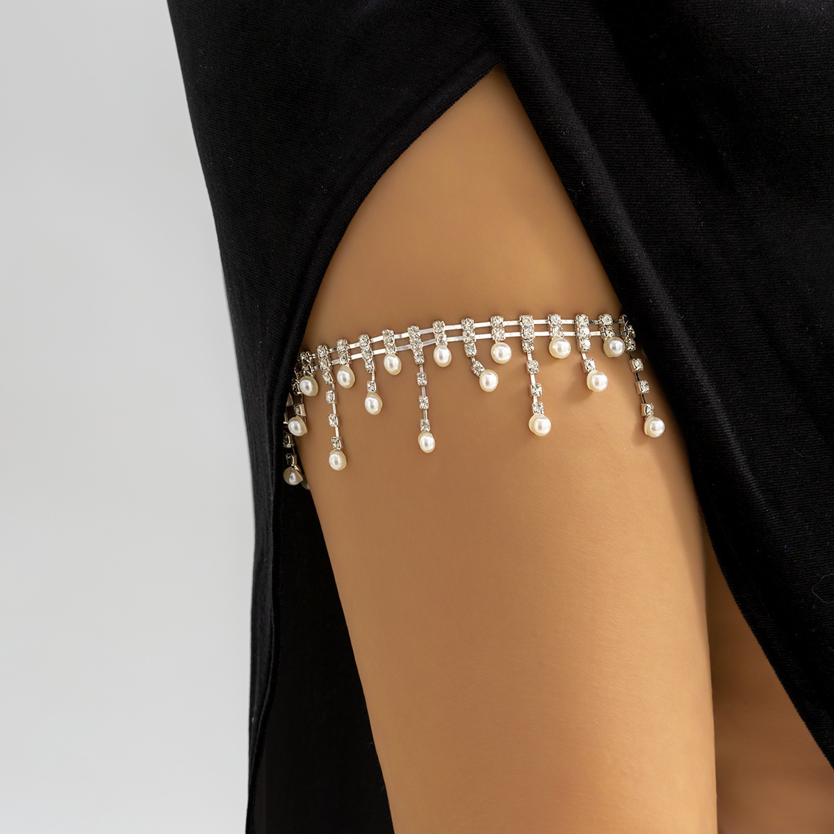 Body Jewelry Jewelry Box - Beaded Pearl Leg Chain for Women