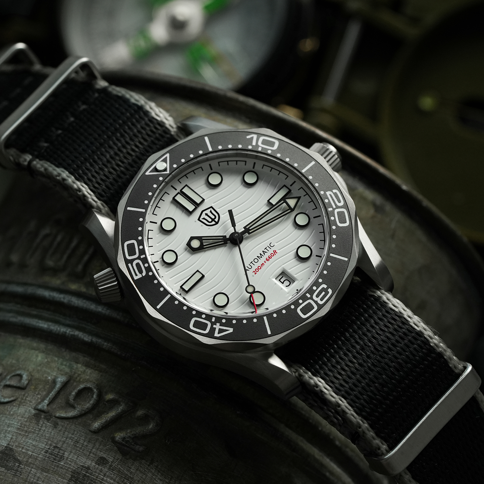 Watchdives Wd007 V4 39Mm NTTD  - đánh giá và giá Body Jewelry Titanium
