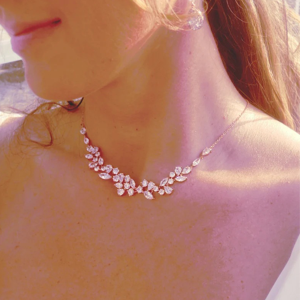 Crystal Leaf Backdrop Necklace - đánh giá và giá Body Jewelry Necklace