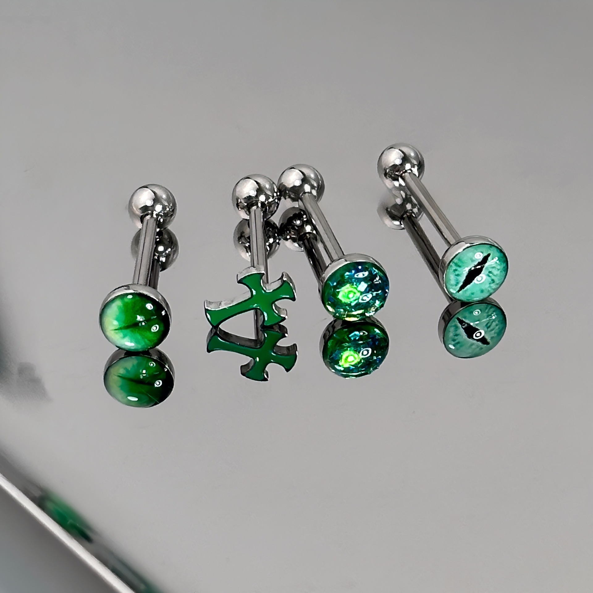 1Pc High-Quality Trendy Green  - đánh giá và giá Body Jewelry Titanium